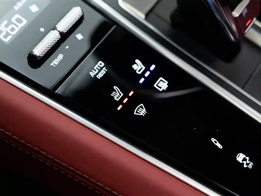 Porsche Panamera 2019 — фото 24