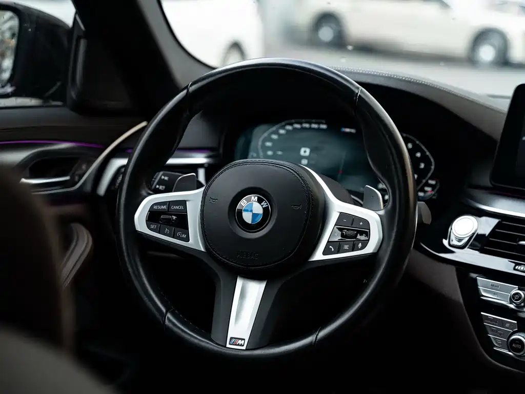 BMW 5 Series 2023 — фото 10