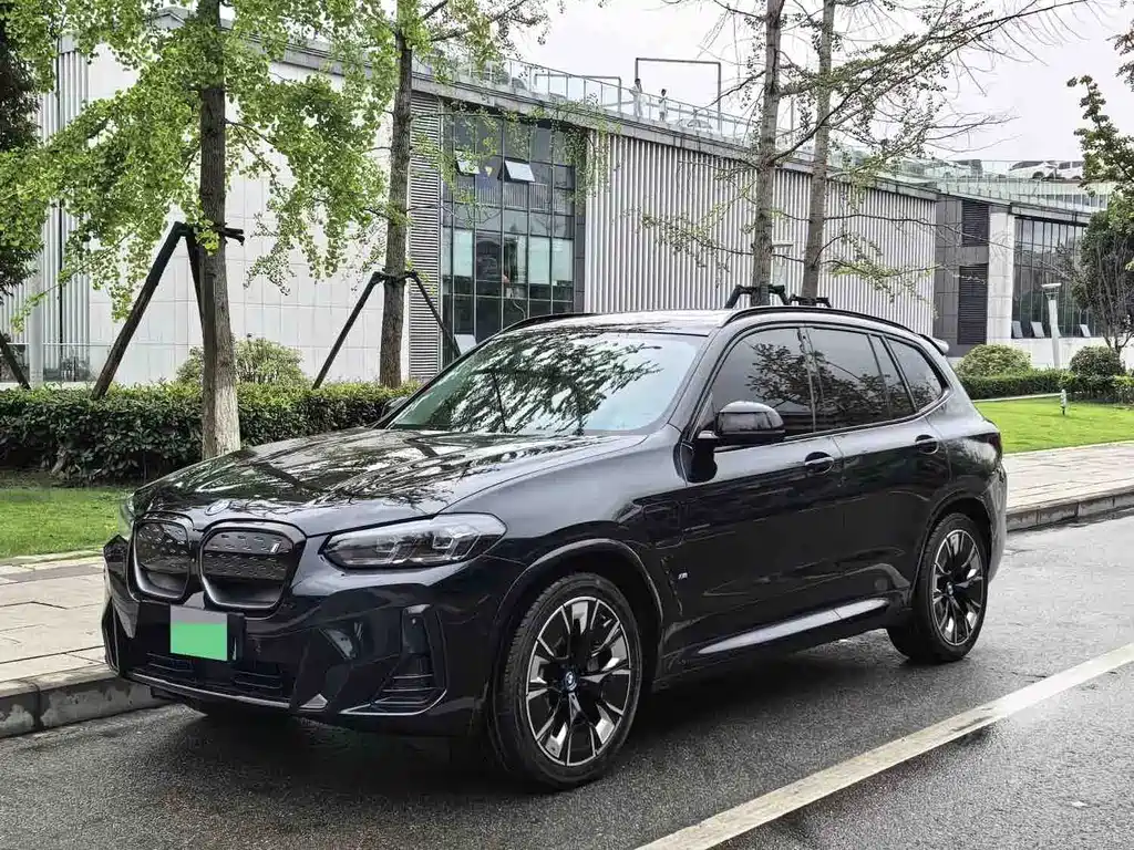 BMW iX3 2022 — фото 1