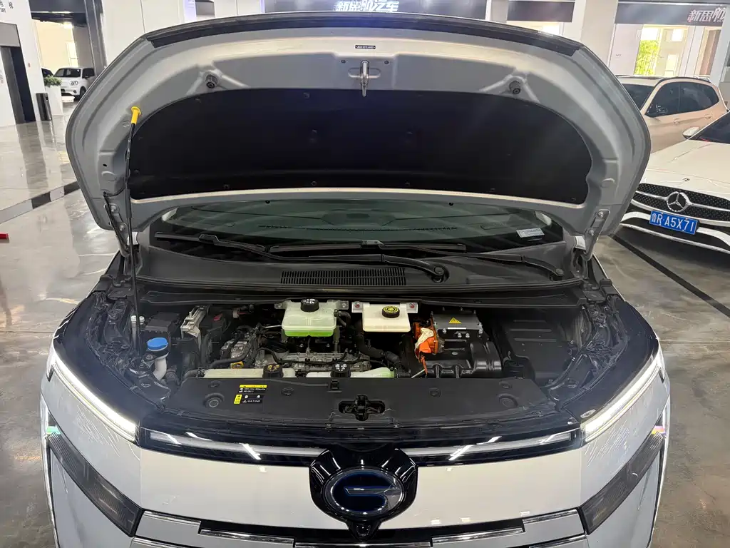 GAC Motor E8 PHEV 2024 — фото 14