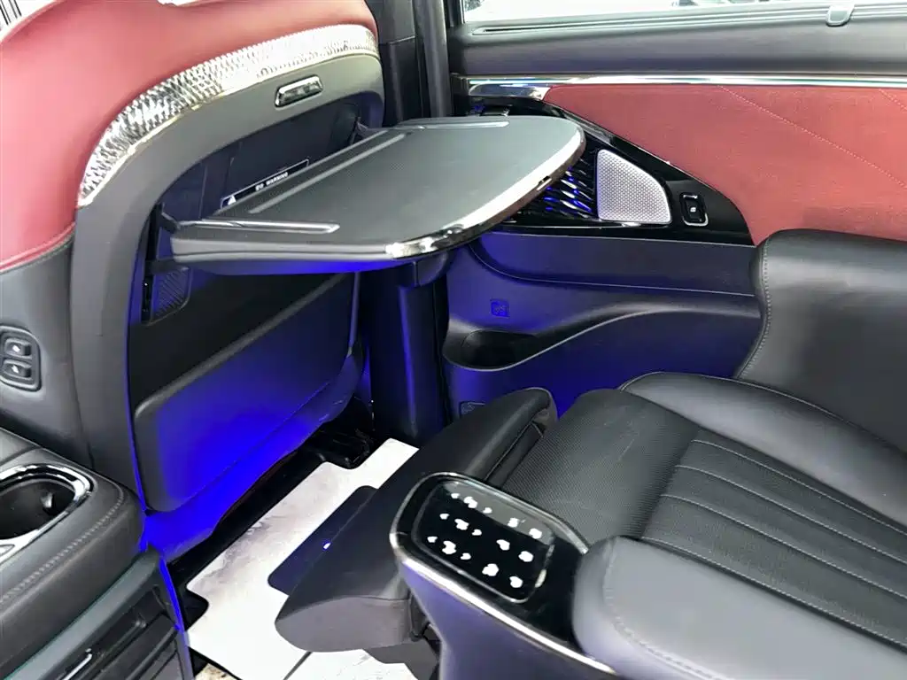 GAC Motor Trumpchi M8 2024 — фото 15