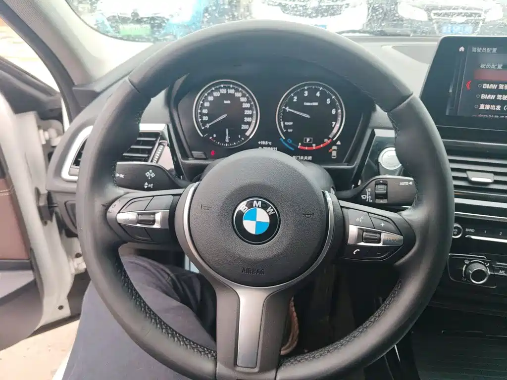 BMW 1 Series 2021