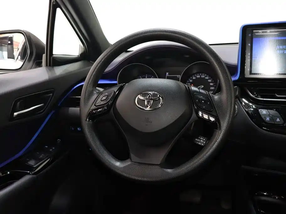 Toyota C-HR 2021 — фото 12