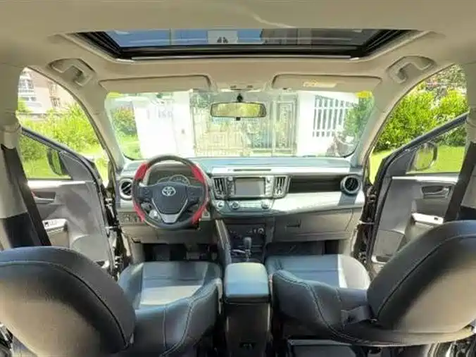 Toyota RAV4 2019 — фото 6