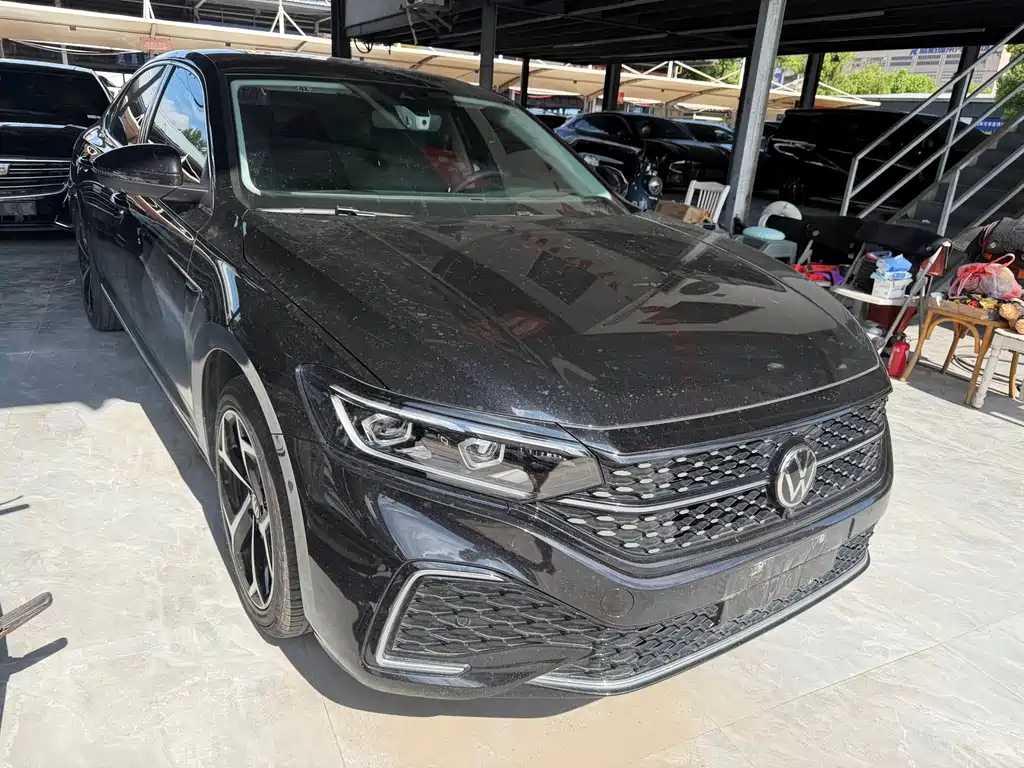 Volkswagen Passat 2025