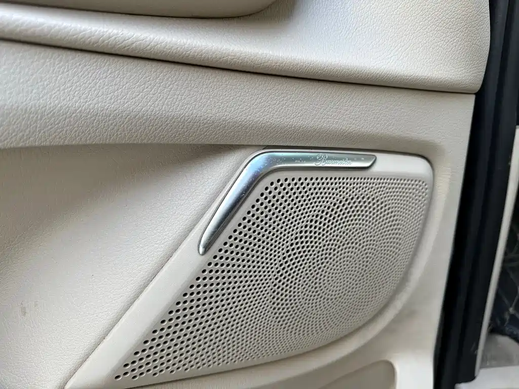 Mercedes-Benz V-Class 2019 — фото 11