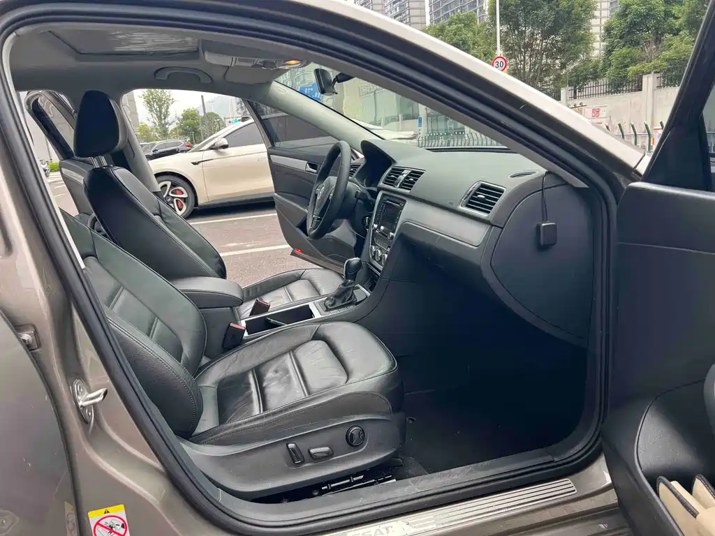 Volkswagen Passat 2015 — фото 10
