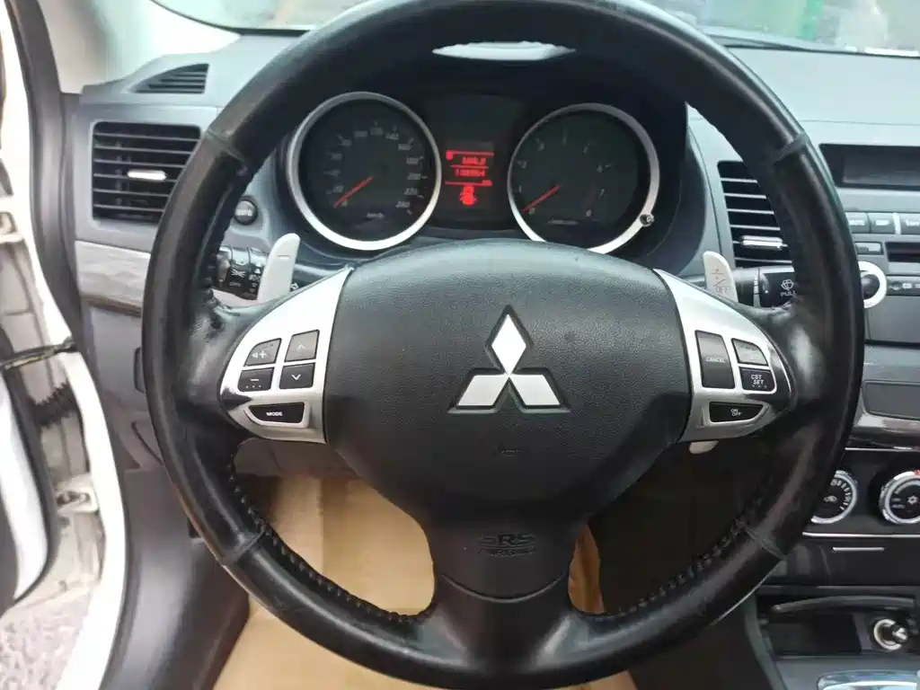 Mitsubishi Lancer EX 2013 — фото 6