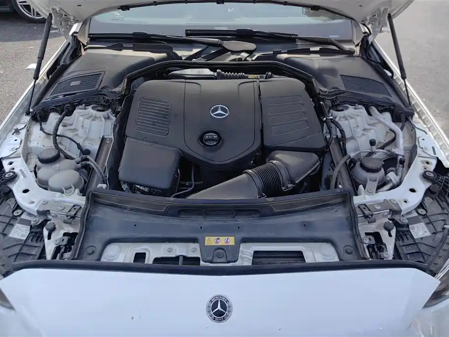 Mercedes-Benz C-Class 2024 — фото 10