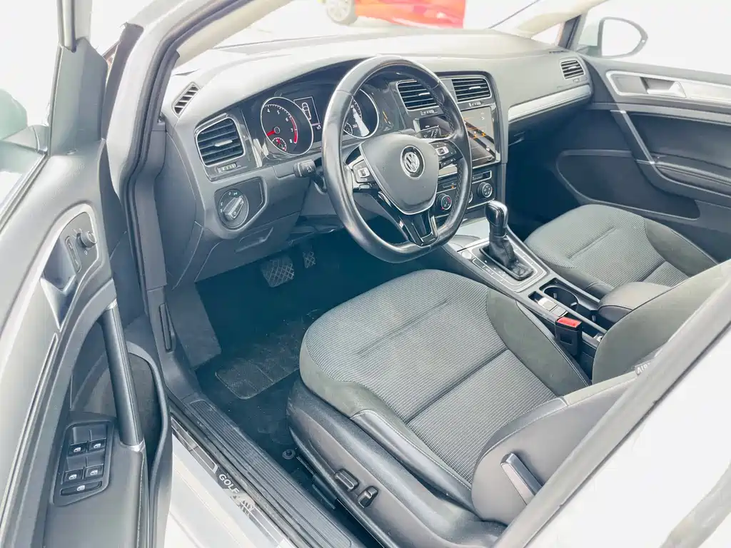 Volkswagen Golf 2020