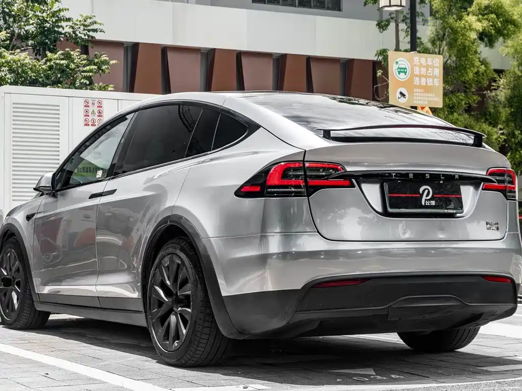 Tesla Model X 2023 — фото 4