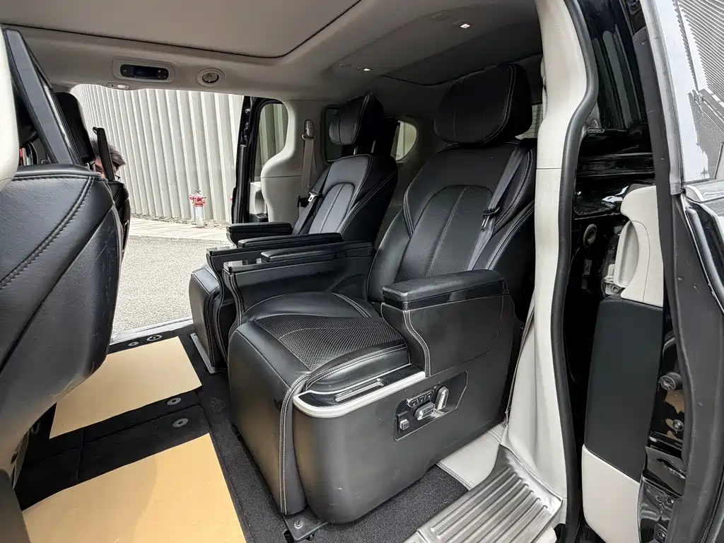 Chrysler Grand Voyager 2018 — фото 10