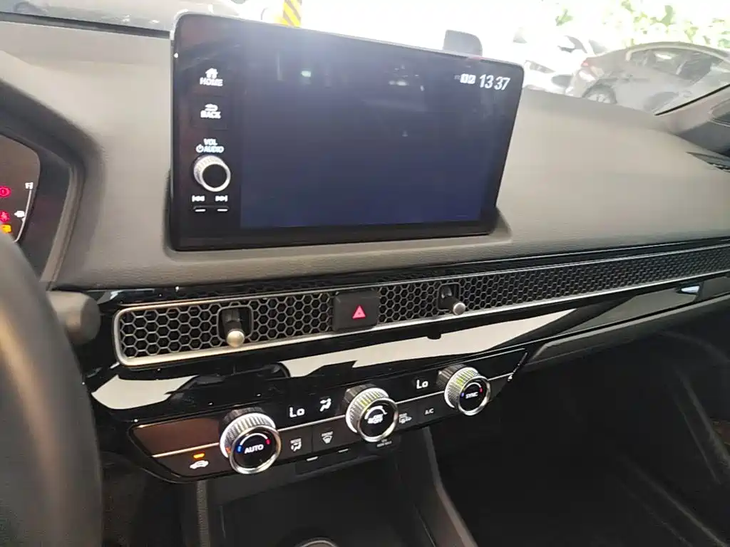 Honda Civic 2025 — фото 13