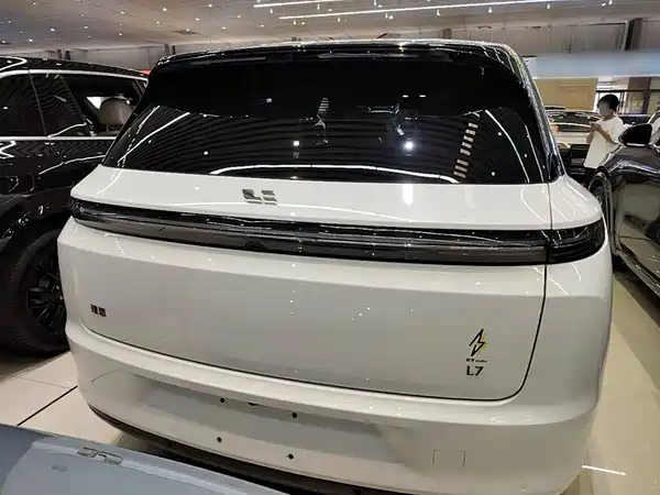 Li Auto L7 2023