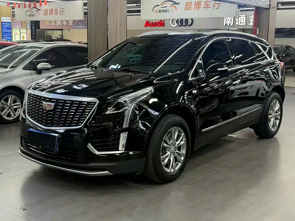 Cadillac XT5 2021 — фото 1