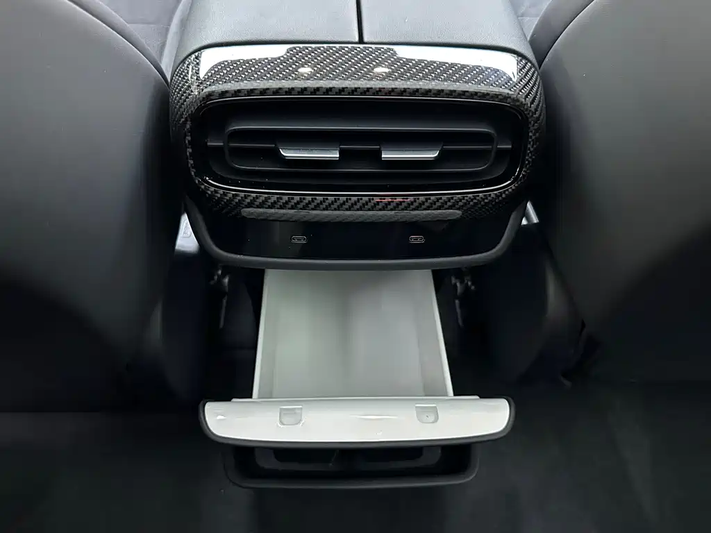 Xiaomi SU7 Ultra 2025 — фото 10