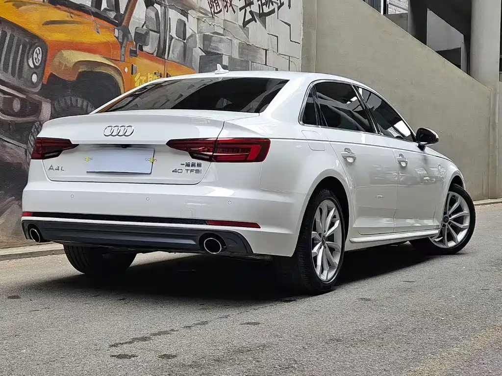Audi A4L 2018 — фото 2