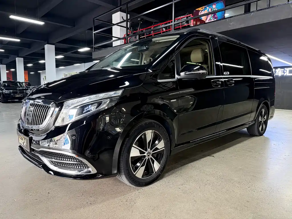 Mercedes-Benz V-Class 2019 — фото 1