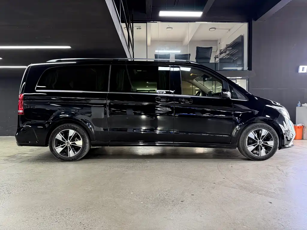 Mercedes-Benz V-Class 2019 — фото 11