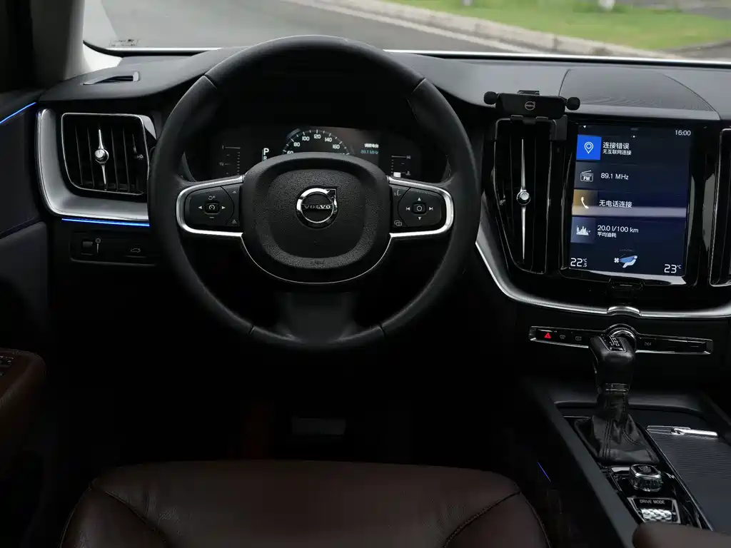 Volvo XC60 2020 — фото 22