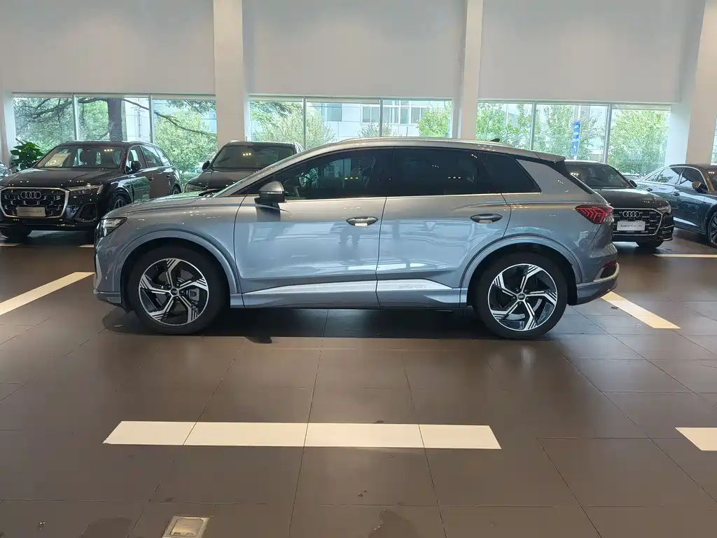 Audi Q4 e-tron 2025