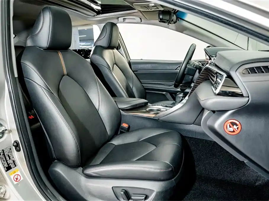 Toyota Camry 2018 — фото 21