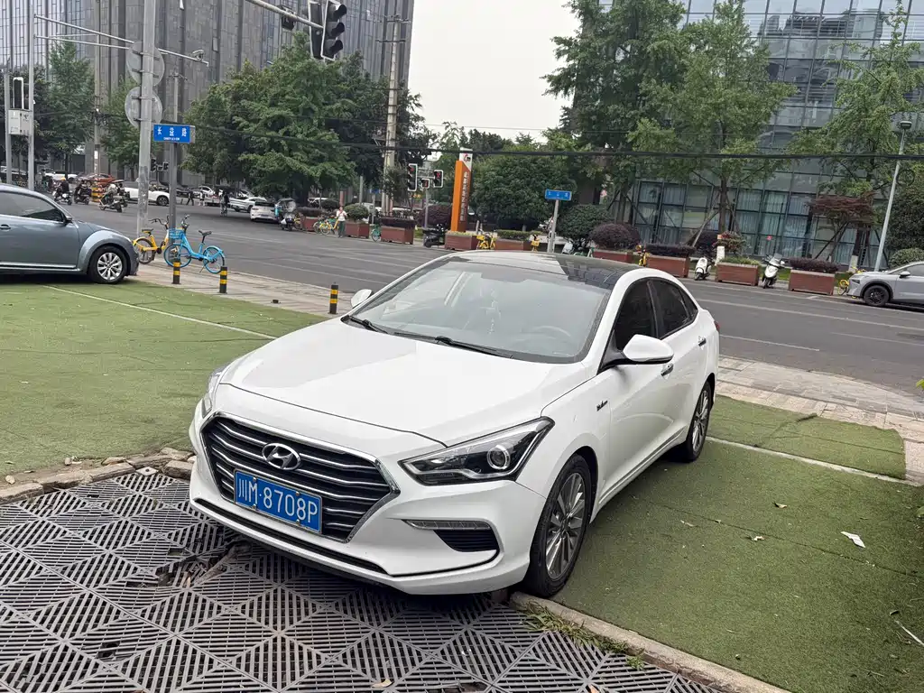 Hyundai Mistra 2017 — фото 1