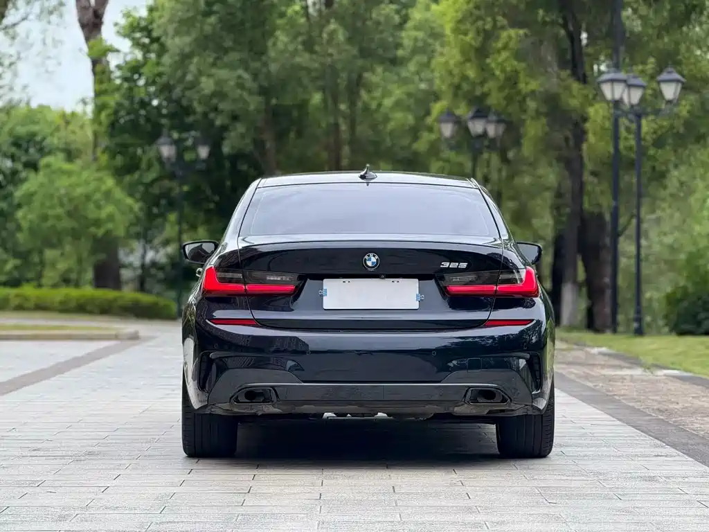 BMW 3 Series 2019 — фото 9