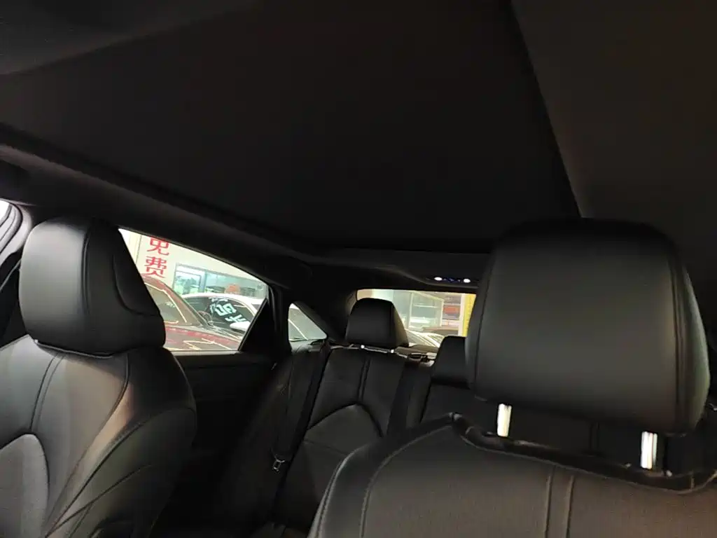 Toyota Avalon 2020 — фото 18