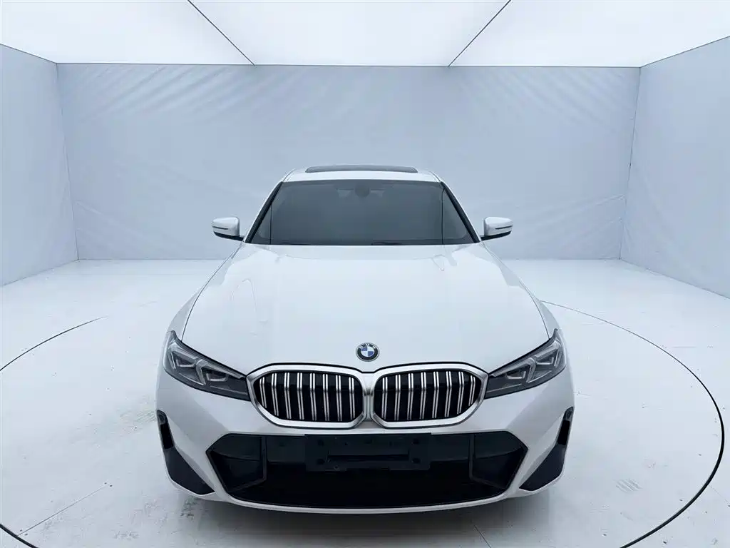 BMW 3 Series 2023 — фото 2