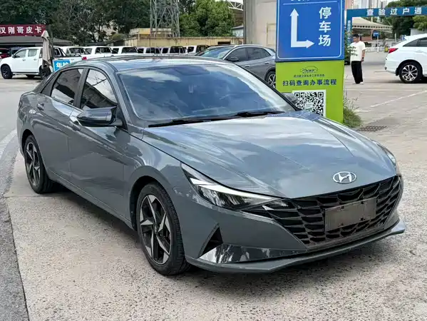 Hyundai Elantra 2023