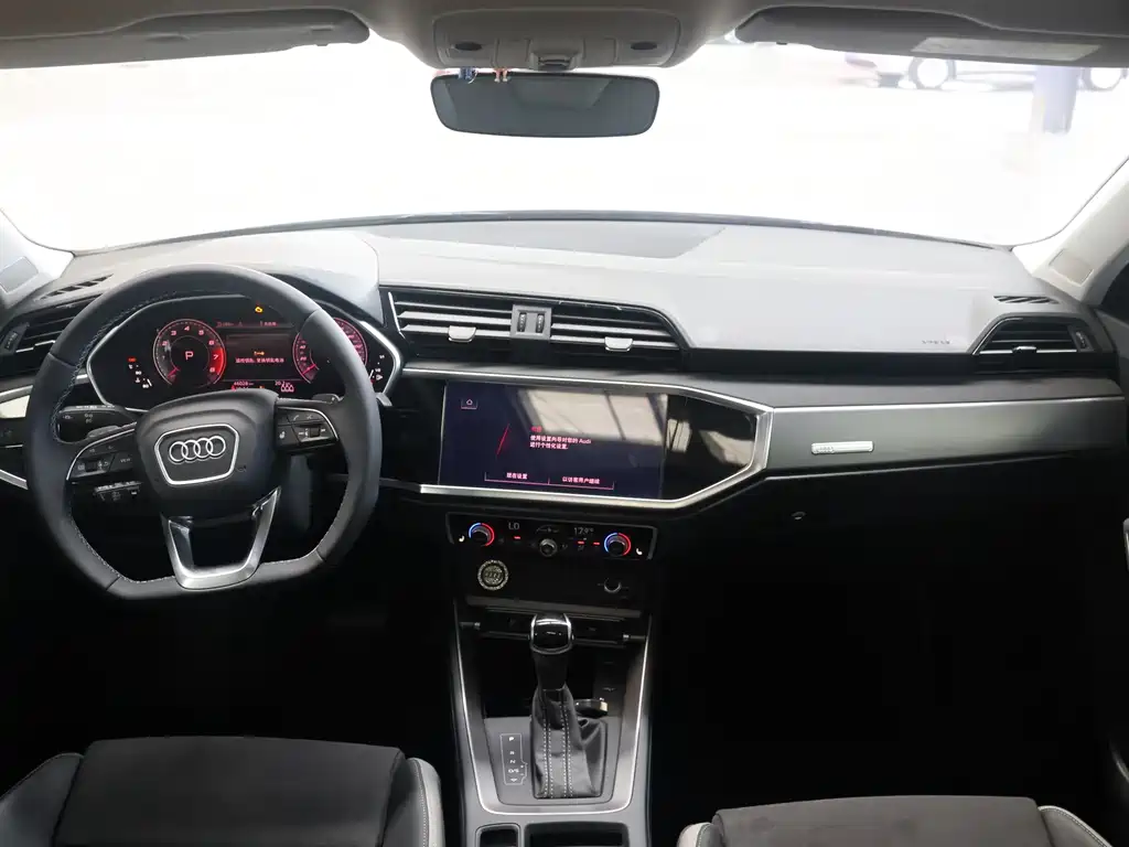 Audi Q3 2022 — фото 10
