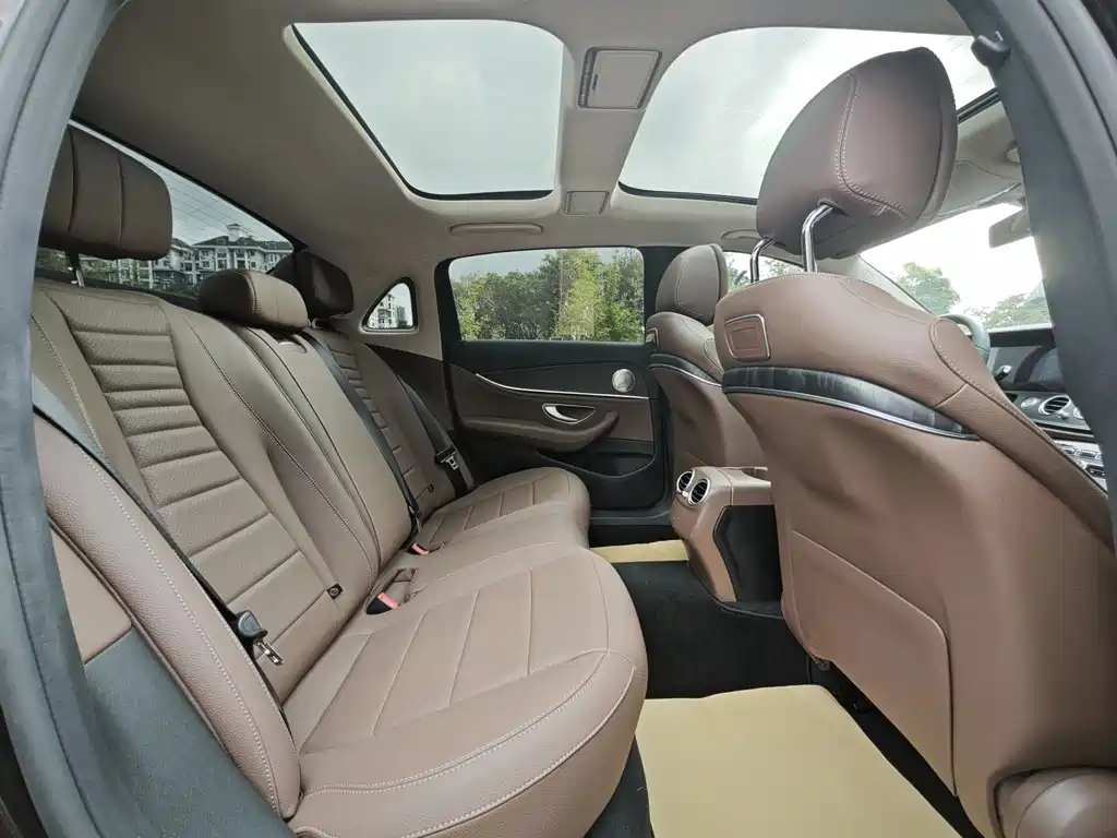Mercedes-Benz E-Class 2020 — фото 13