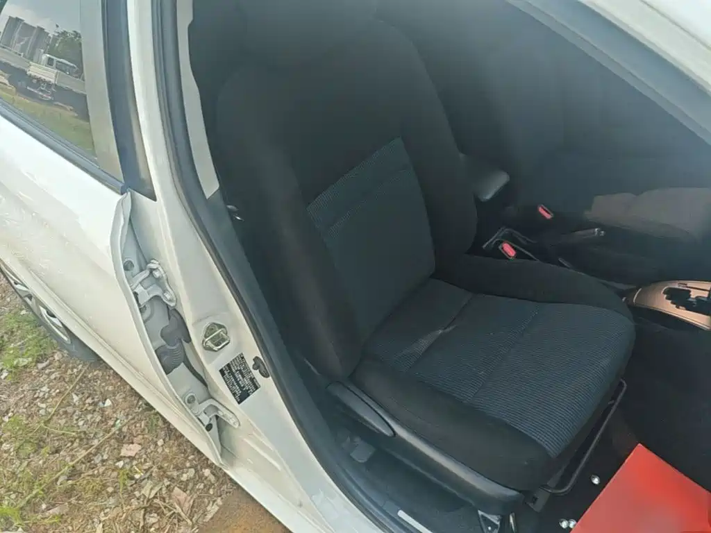 Toyota Yaris L 2019 — фото 25