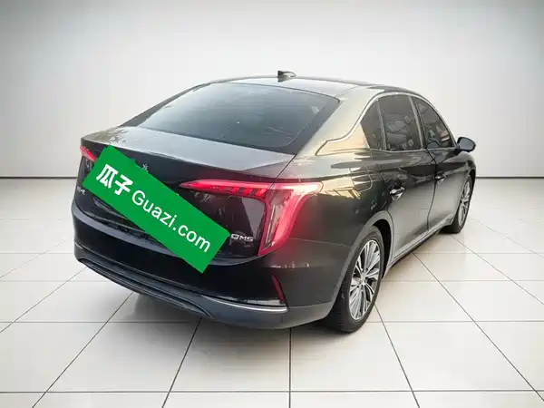 Hongqi E-QM5 2022