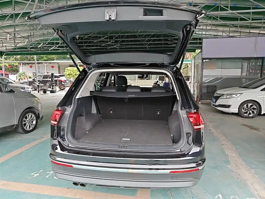 Volkswagen Tiguan L 2019 — фото 19
