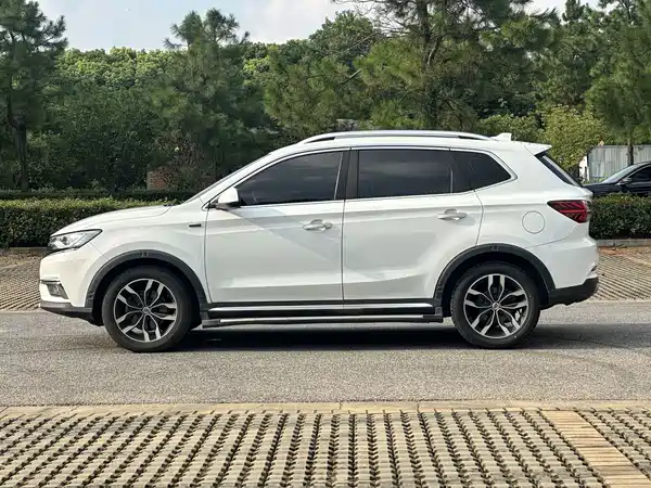 Roewe RX5 2017