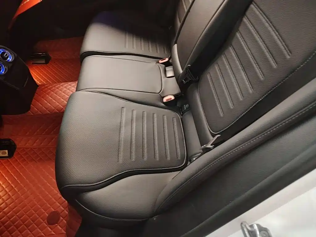 Mercedes-Benz C-Class 2023 — фото 13