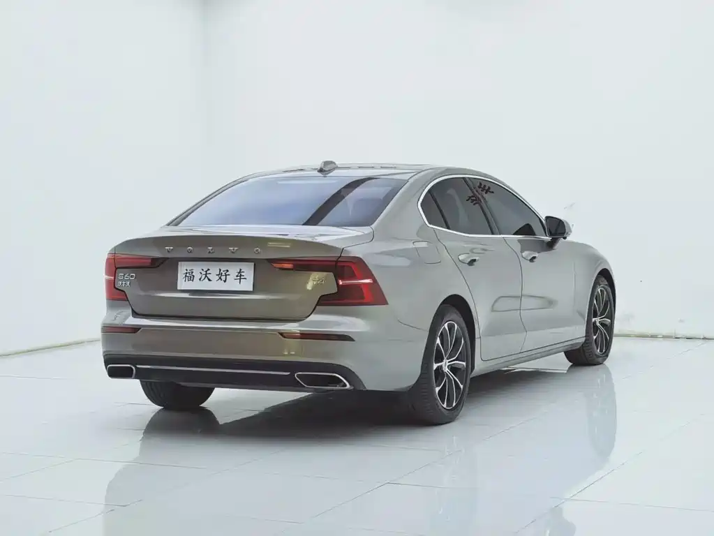 Volvo S60 2021 — фото 30