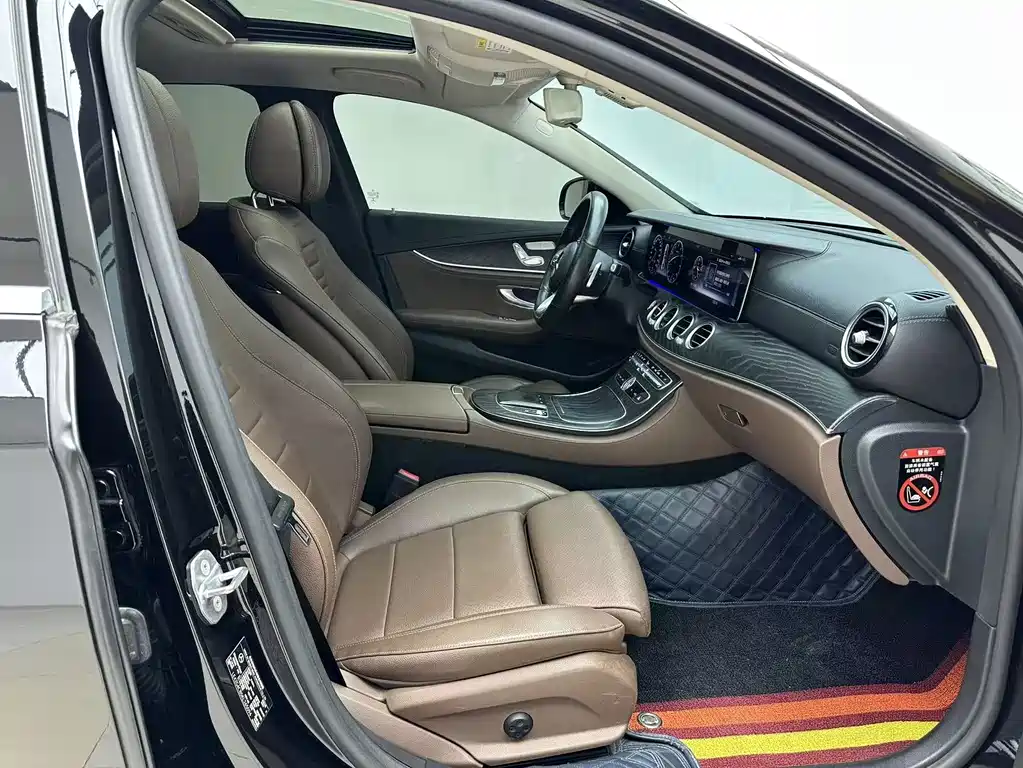 Mercedes-Benz E-Class 2019 — фото 16