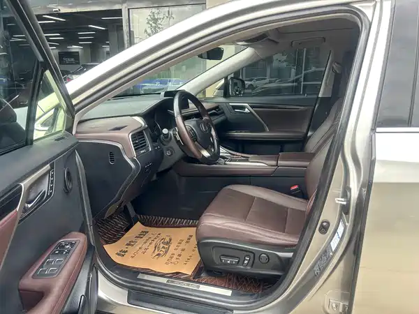 Lexus RX 2021