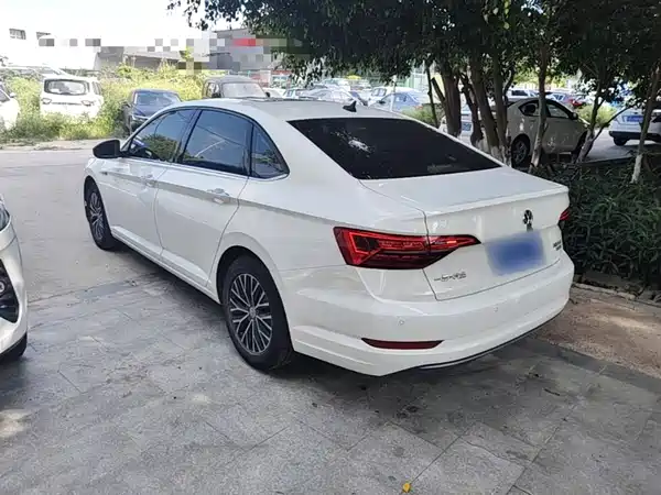 Volkswagen Sagitar 2020