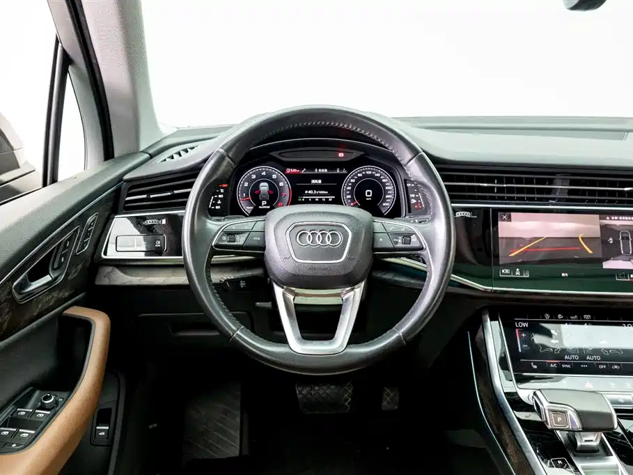 Audi Q7 2023 — фото 19