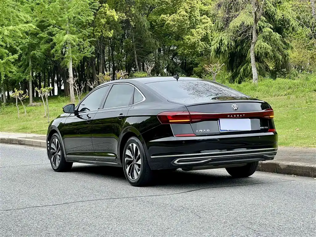 Volkswagen Passat 2021 — фото 6