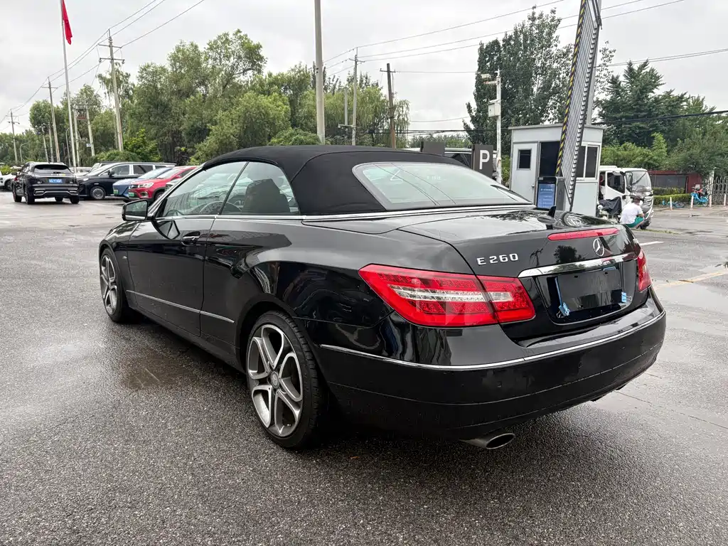 Mercedes-Benz E-Class 2010