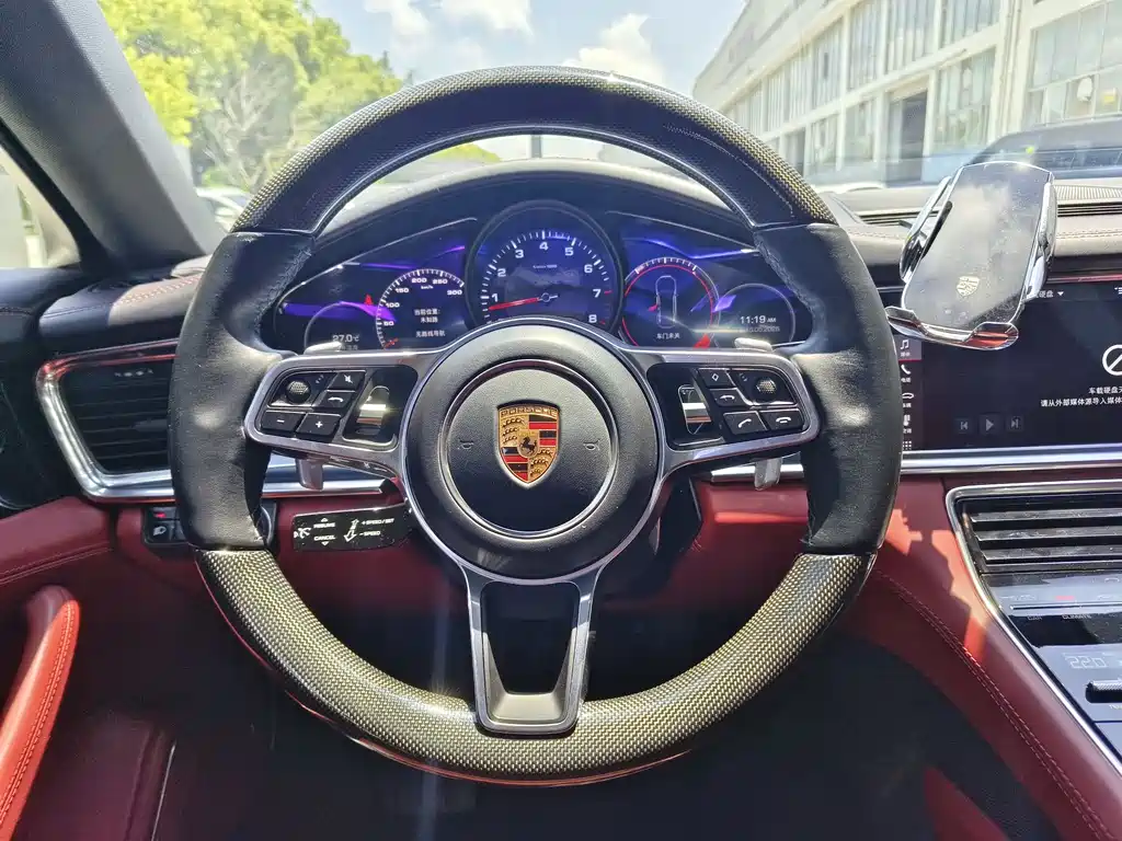 Porsche Panamera 2020 — фото 10