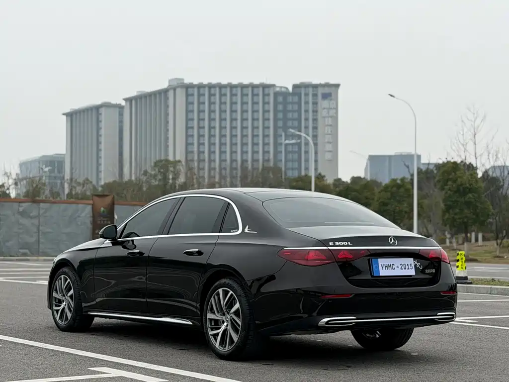 Mercedes-Benz E-Class 2024