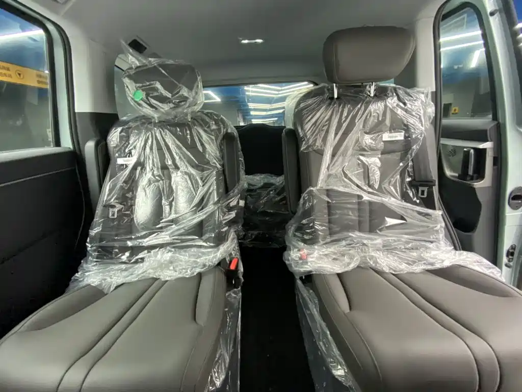 Maxus Everyone 7 2025 — фото 23