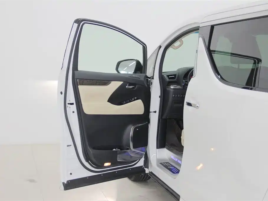 Toyota Vellfire 2022 — фото 5