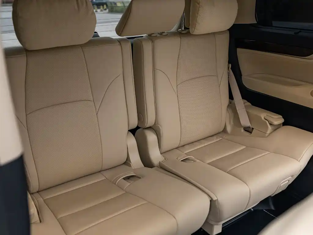Toyota Alphard 2023 — фото 27